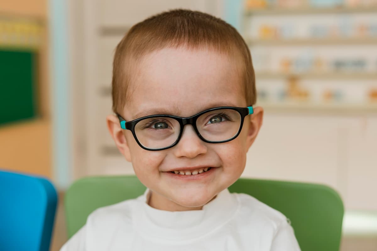 Opticien formé Optikid Opticien formé Optikid